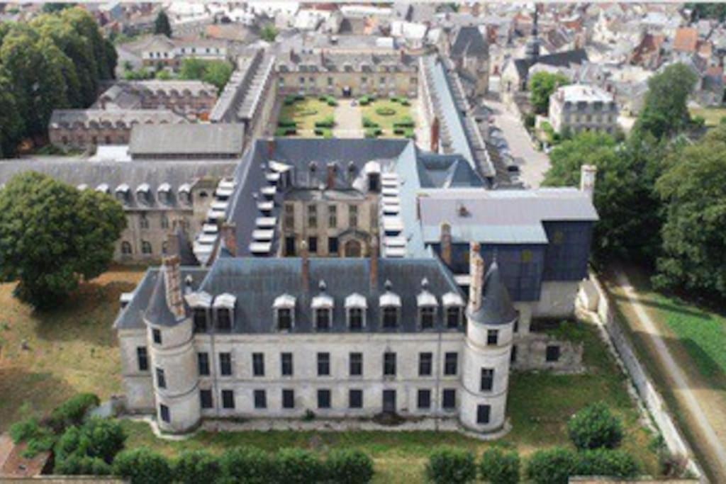 Chez Mily Joli Petit Duplex Plein Centre Villers Cotteret Draps Et Serviettes Fournis ヴィレ・コトレ エクステリア 写真